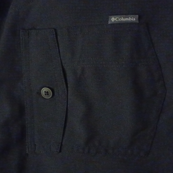 4/$60 Black Short Sleeve Dress Shirt - Size Small - Picture 5 of 7